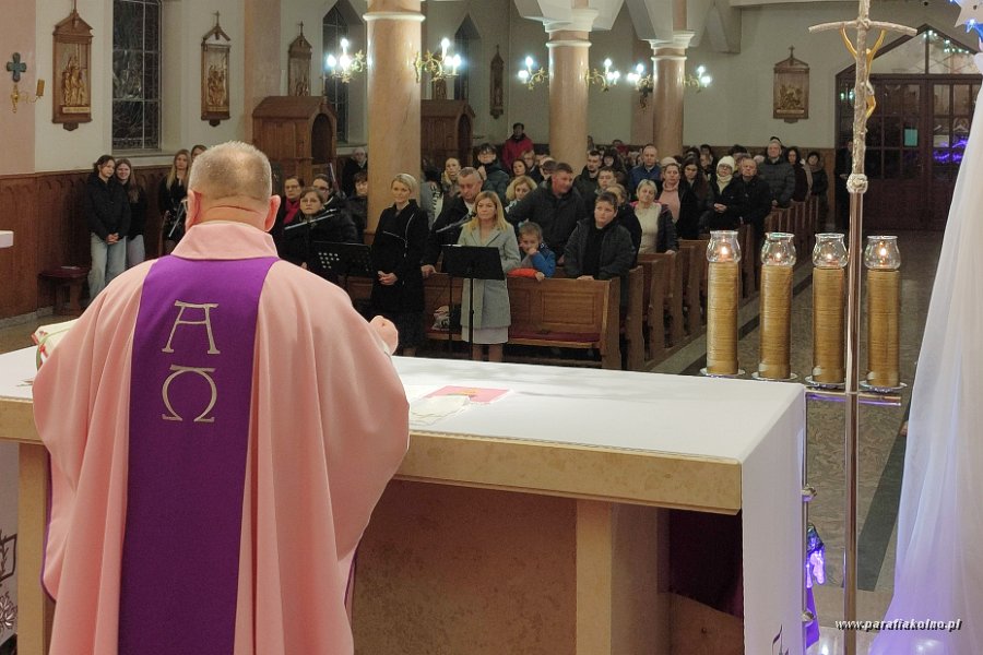 32 Niedziela - msza wieczorna.jpg